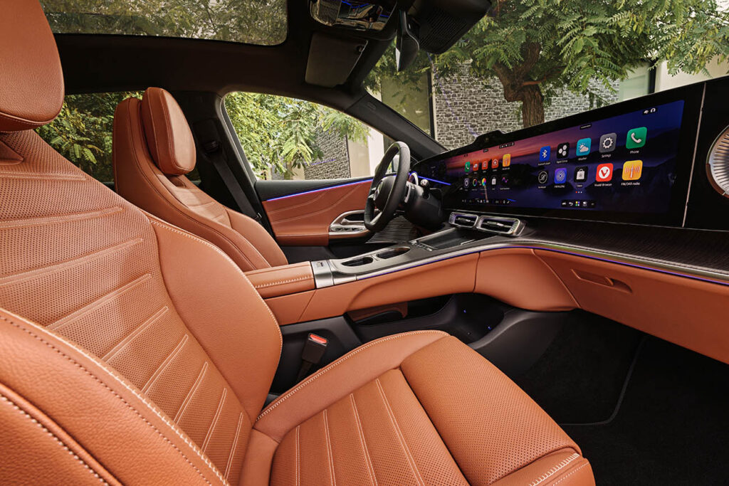 Mercedes GLC EQ eléctrico 2026 asientos