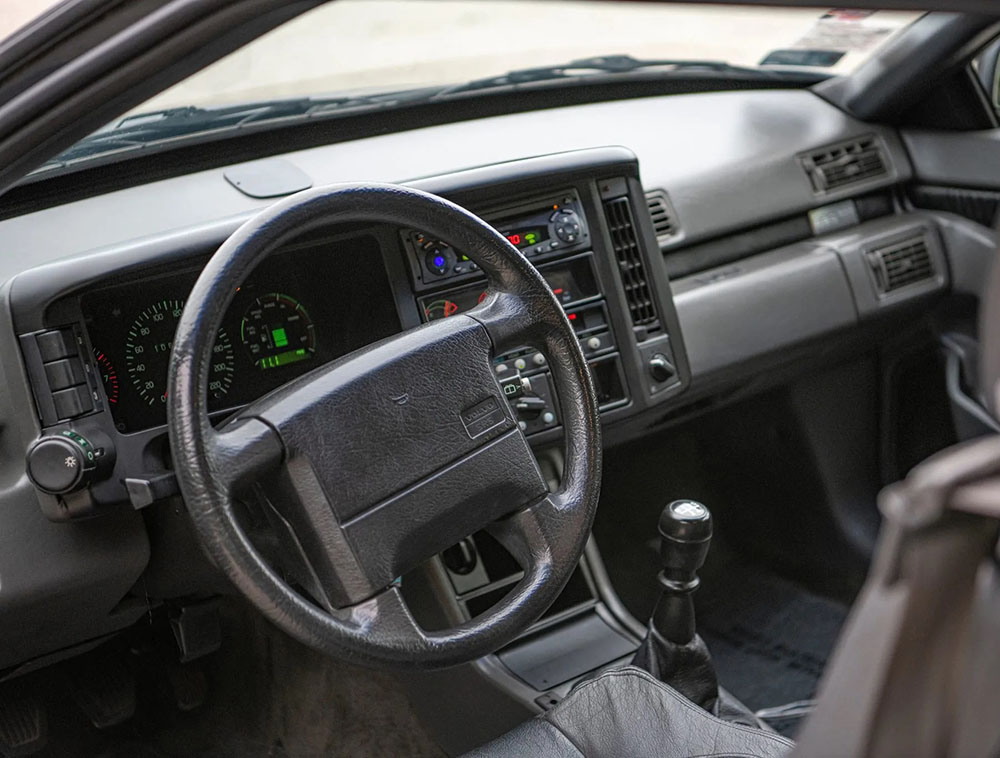 Volvo 480 turbo puesto de conduccion