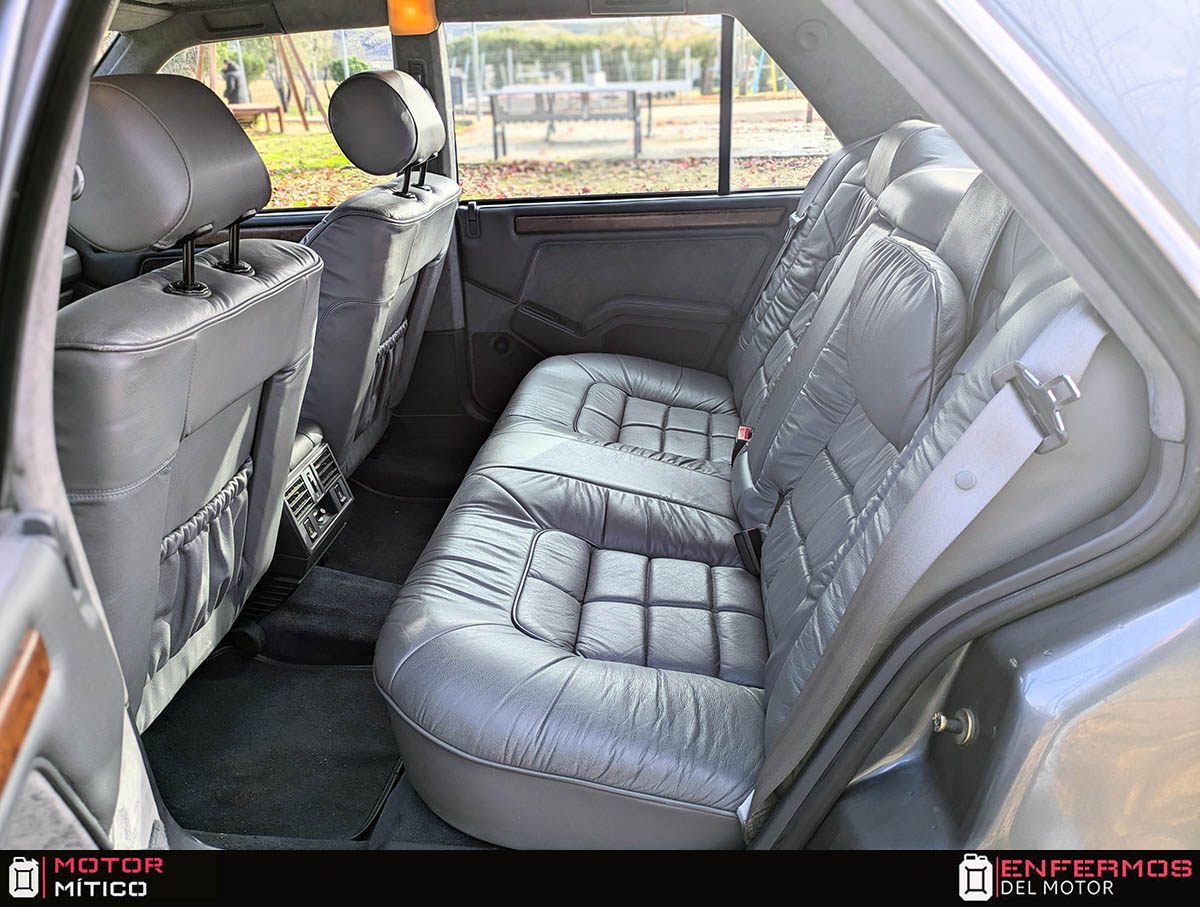 Renault 25 V6 Turbo Baccara asiento trasero