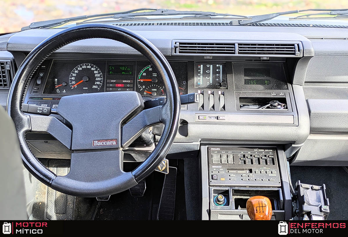 Renault 25 V6 Turbo Baccara puesto de coductor