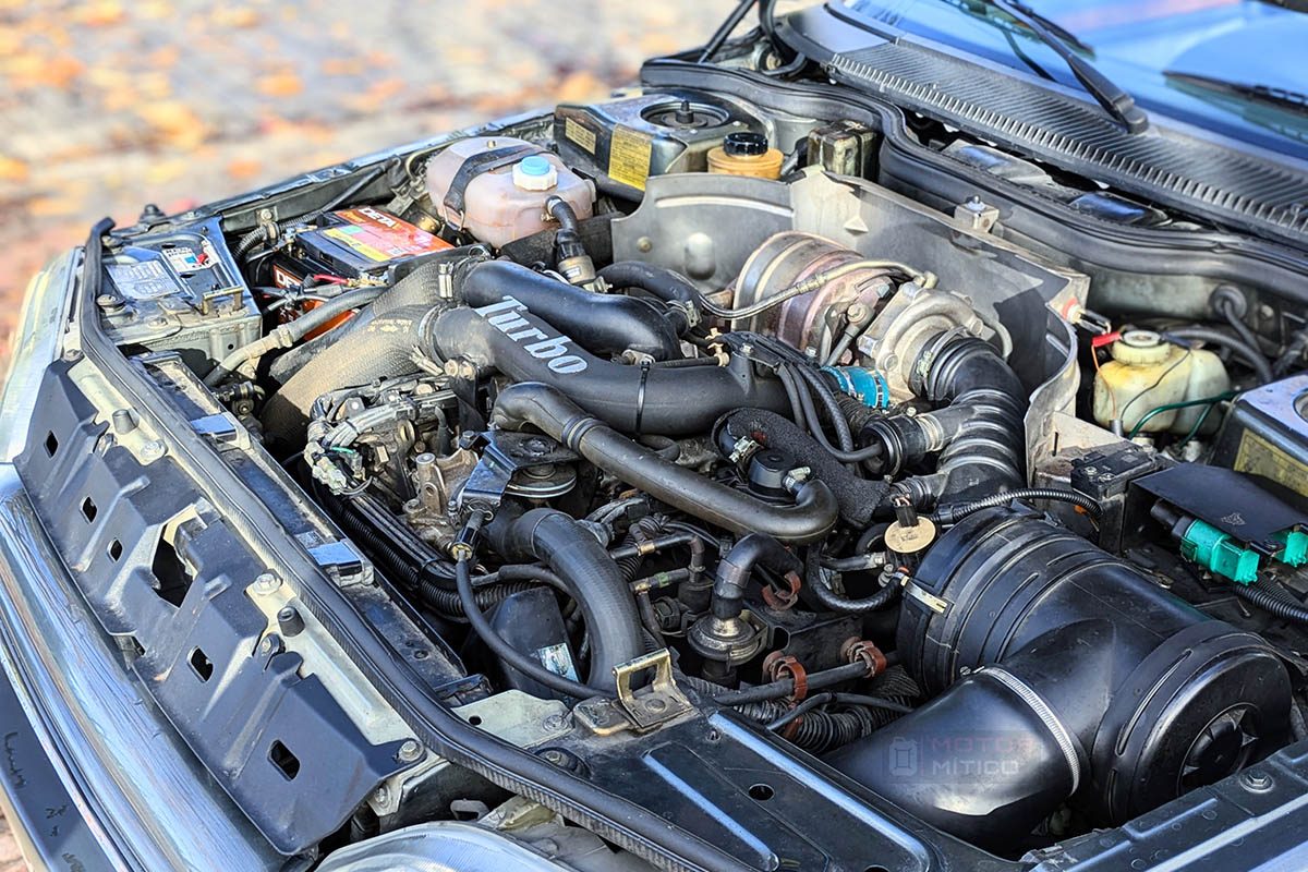 Renault 25 V6 Turbo Baccara motor 2