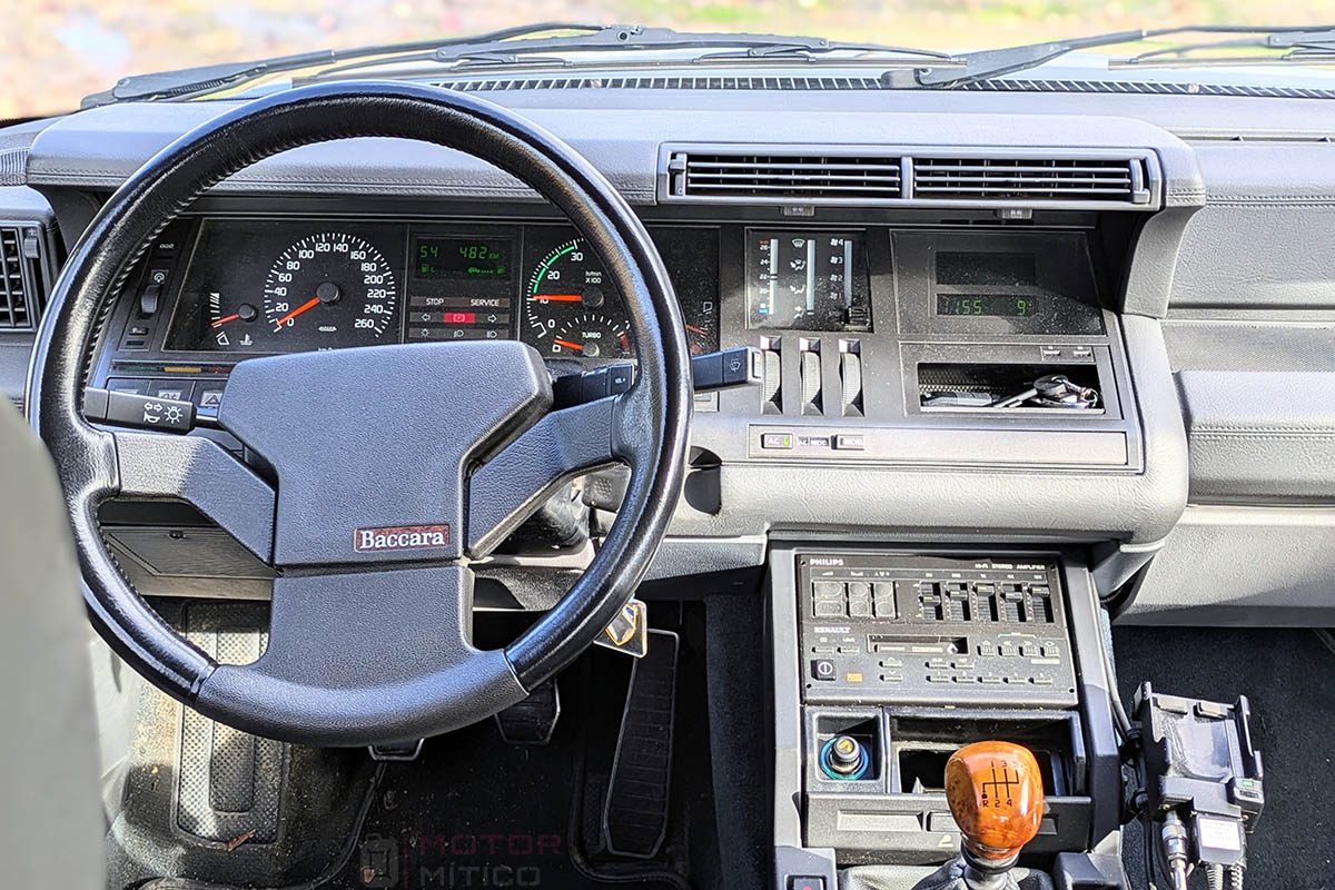 Renault 25 V6 Turbo Baccara puesto de conductor